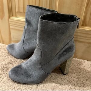Gray/Blue suede Heeled Boots
